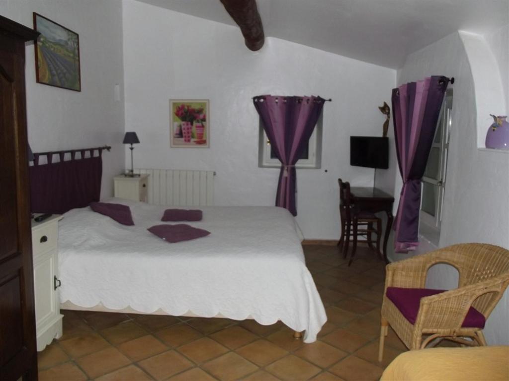 ホテルDomaine Saint Victor La Tour-dʼAigues エクステリア 写真